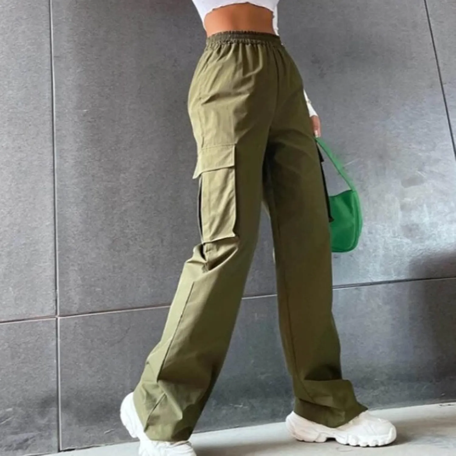 fanmpghleoo Cargo Pants Women Baggy High Waisted Wide Leg Pants Casual Elastic Waist Pull On Carpenter Pants with Pockets