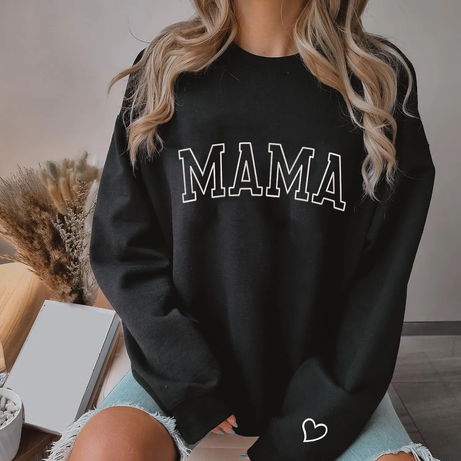 NAZENTI Embroidered Mama Sweatshirt, Mothers Day Sweatshirt Gifts for Mom Mama, Embroidered Crewneck Sweatshirt for Women
