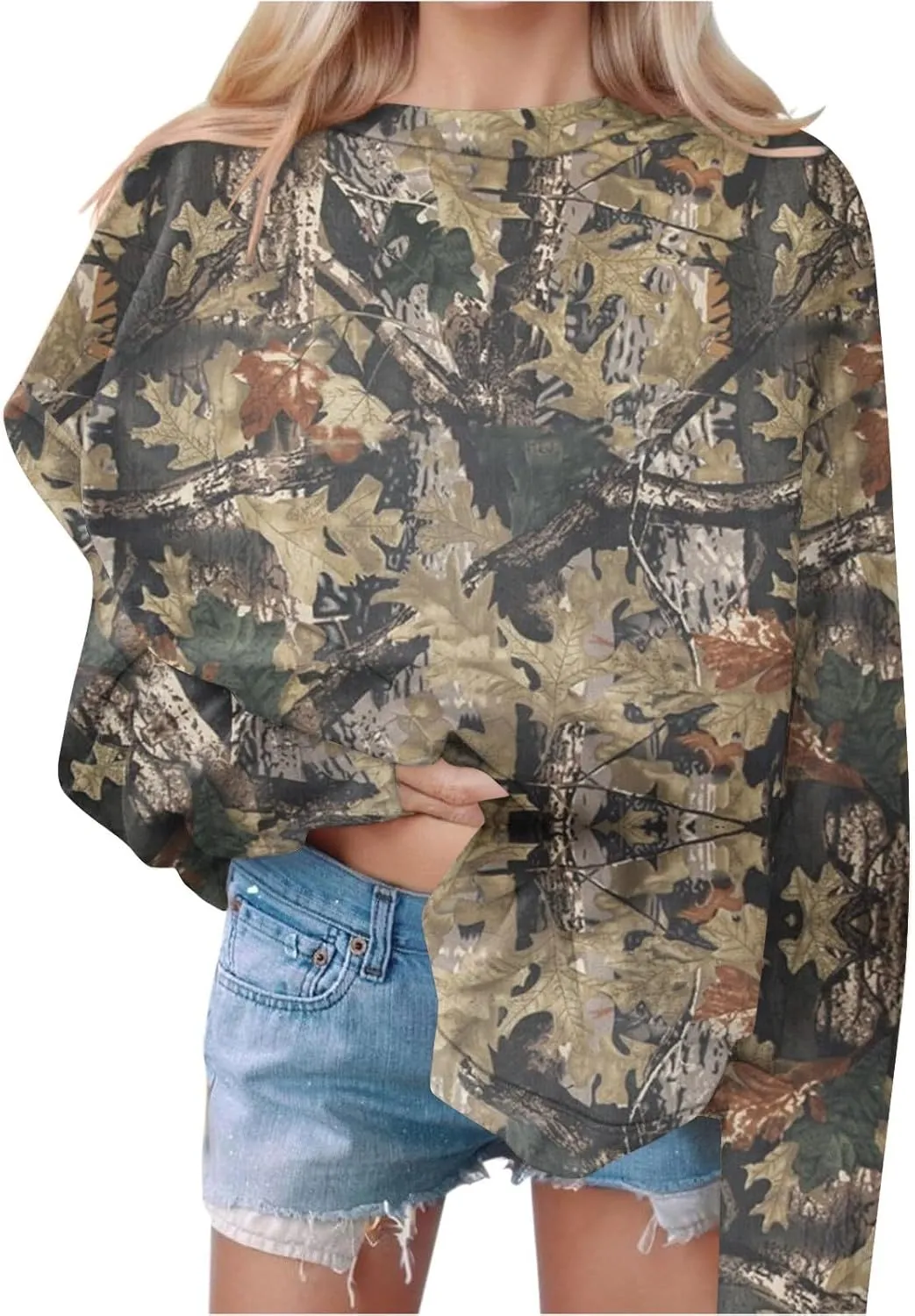 Women's Camo Sweatshirt Maple-Leaf Print Oversized Sweatshirt Fleece Crewneck Shirts Casual Fall Pullover Tops