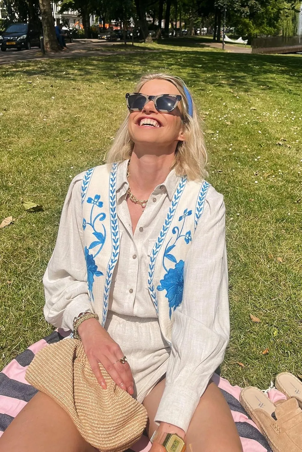 Women's Fashion Embroidered Vest Open Front Linen Ethnic Floral Crochet Tank Top Quilted Cotton Cowgirl Vest Jacket